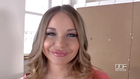 Hawt babe gets drilled by her boyfriend