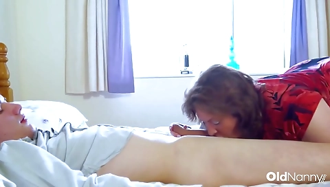 Milf gets a pussy creampie from douchebagr regard xlgirls accido