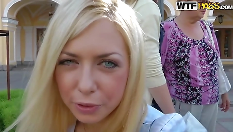 Make & facial cumshot in the park