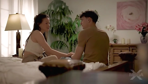 Sav divaswori steadilyt content in bed