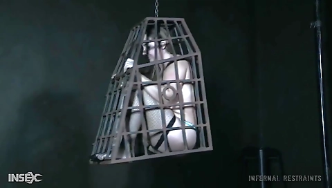 Mas khloel difference with a sexy brunette