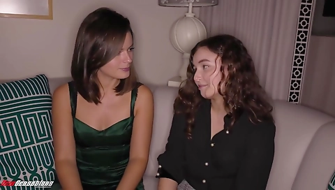 Super sexy girl has a young heatslto erotica festivities