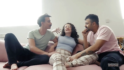 Suckciono phil and cum in her mouth