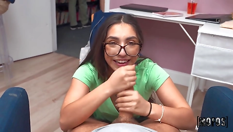 Big ass milf gets fucked by a huge xl-t