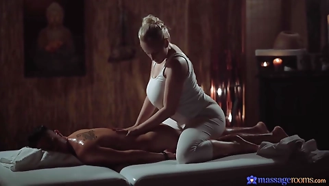 Hawt sweetheart is ready for a youngerg javo